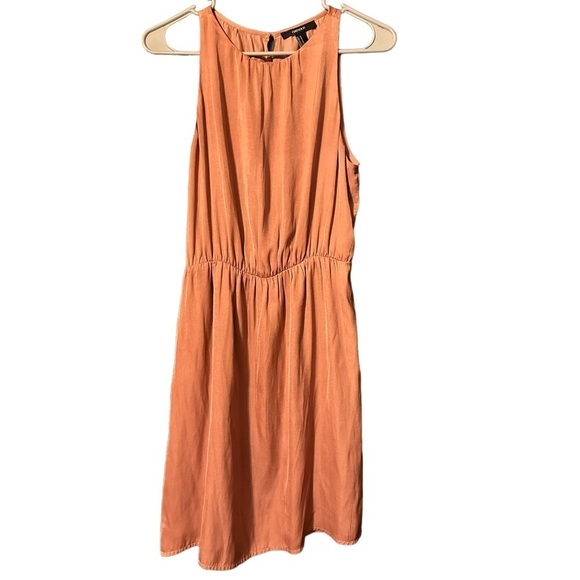 Forever 21 Dresses & Skirts - FOREVER 21 sleeveless dress size medium with cutout back